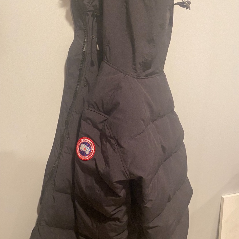 Canada Goose coat never worn brand new size xl
